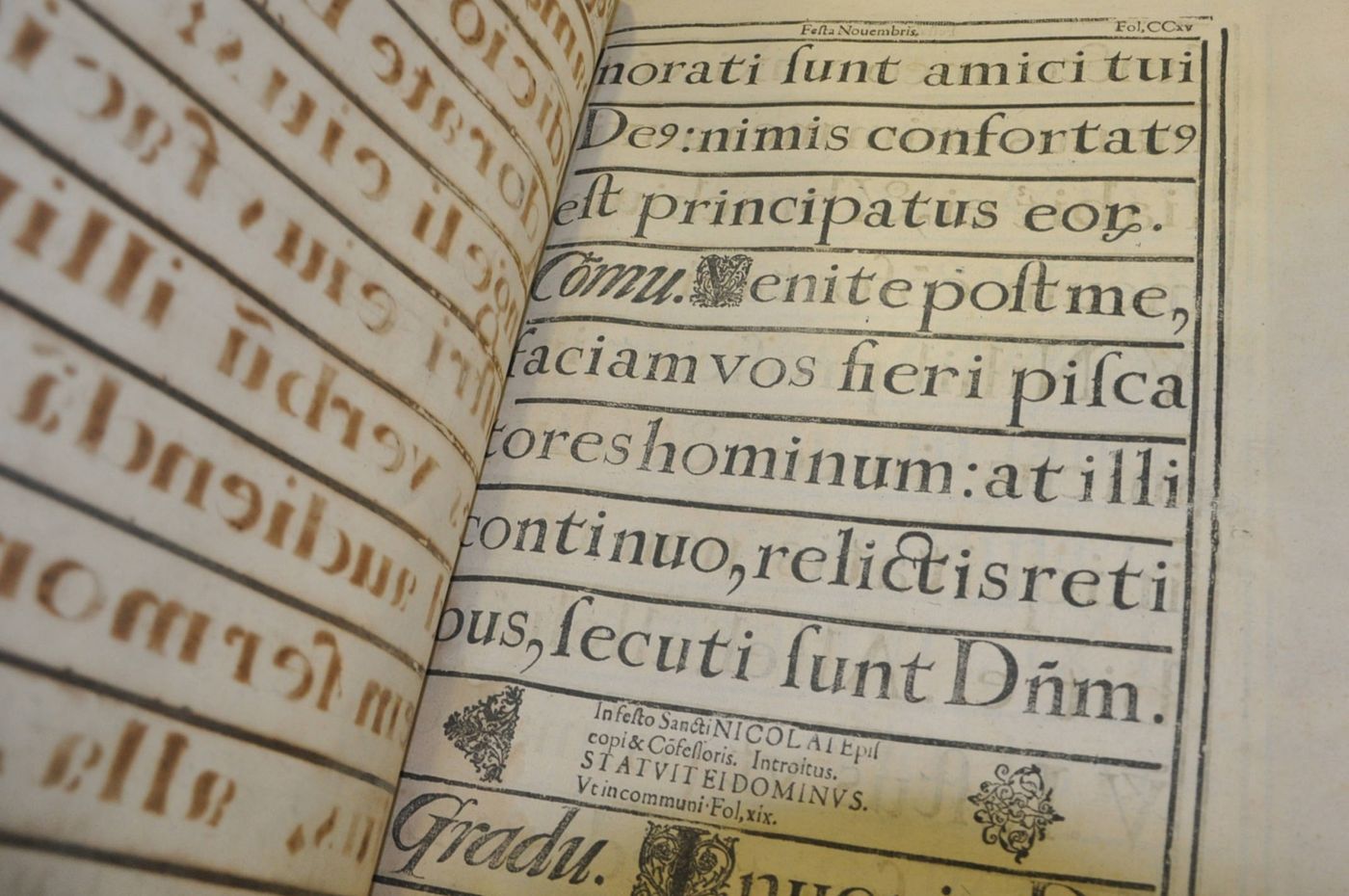 Libro impreso en latín