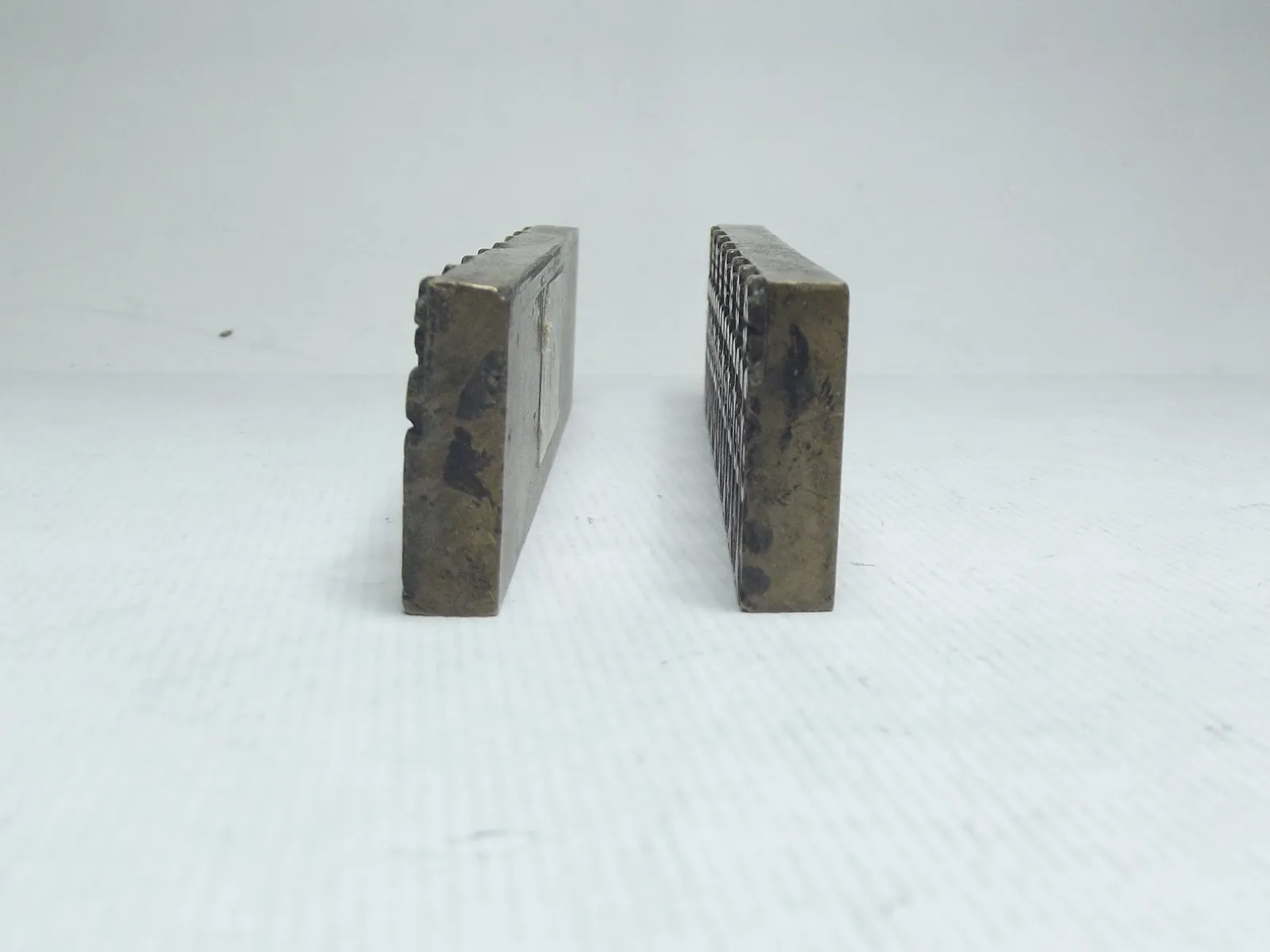 Sello de bronce