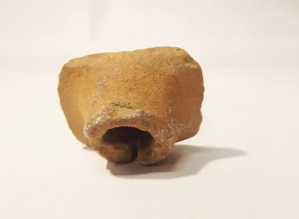 Sello de barro cocido