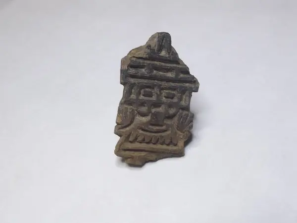 Sello de barro cocido