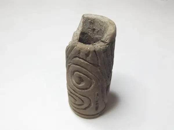 Sello de barro cocido
