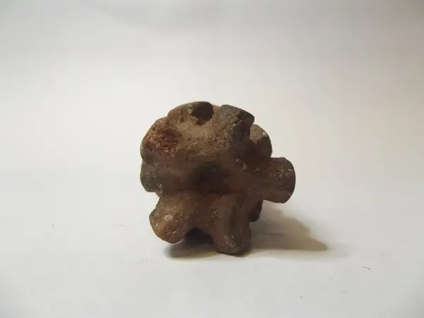 Sello de barro cocido