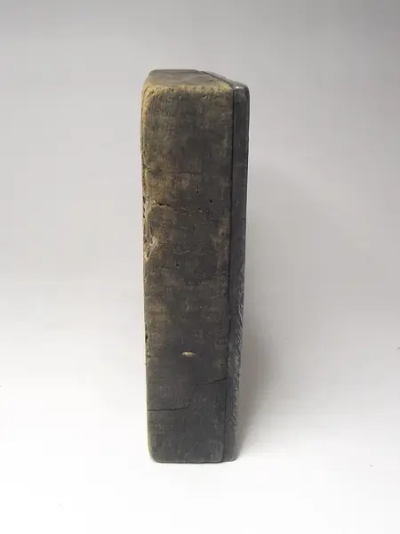 Grabado en plomo con base de madera